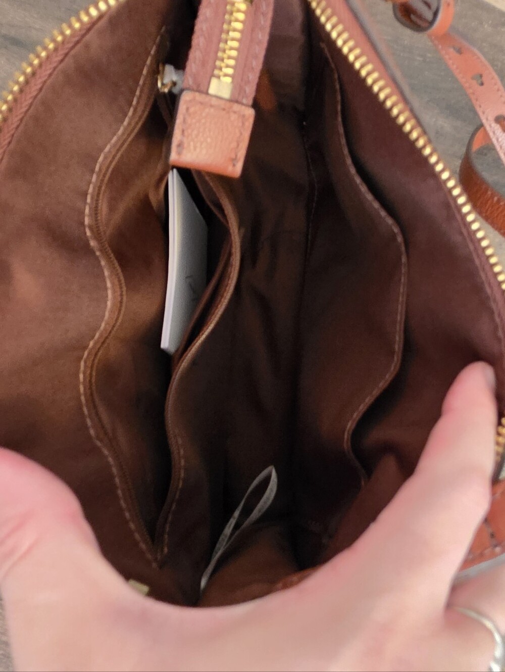 Fossil Taryn Crossbody Bag With Studded Hardware - Picture 4 of 4
